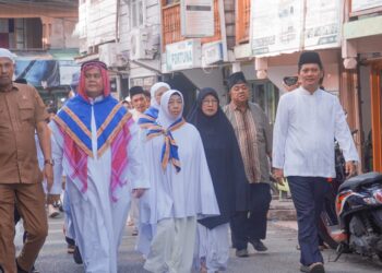 Wabup Anambas, Raja Bayu Sambut Haru Kedatangan Jamaah Haji di Tarempa