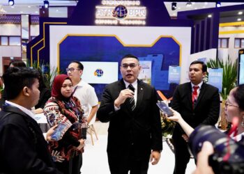 Wamen ATR/BPN Ossy Dermawan Tinjau Booth di ICI 2025, Tunjukkan Peran Strategis dalam Pembangunan Infrastruktur