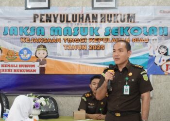 Kejati Kepri Edukasi Siswa SMPN 16 Tanjungpinang Lewat Program JMS: Cegah Hoaks dan Cyberbullying