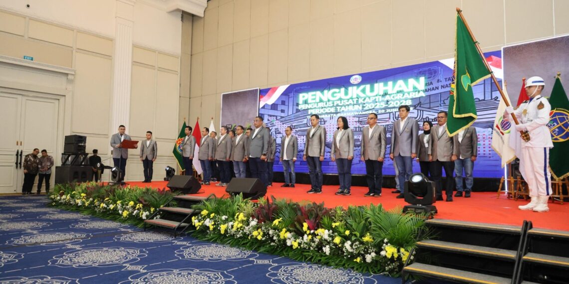 Pengukuhan PP KAPTI-Agraria 2025-2028, Menteri Nusron Tekankan Pentingnya Kontribusi dalam Transformasi Pelayanan Kementerian ATR/BPN
