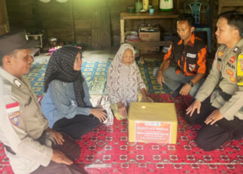 Polsek Bunguran Timur Berikan Bantuan Sosial untuk Peringatan Hari Bhayangkara ke-79