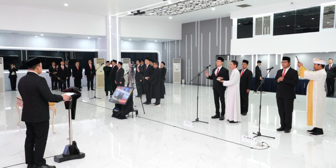 Lantik 79 Pejabat Struktural Se-Indonesia, Menteri Nusron Tekankan Semangat Nationwide dan Sistem Meritokrasi