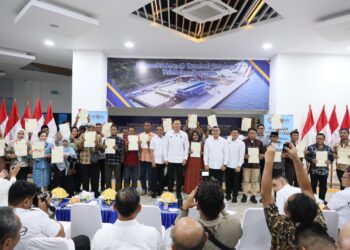 Serahkan 160 Sertipikat Tanah kepada Pemda dan Masyarakat Sulteng, Wamen Ossy Tekankan Bentuk Komitmen Negara Hadirkan Kepastian Hukum