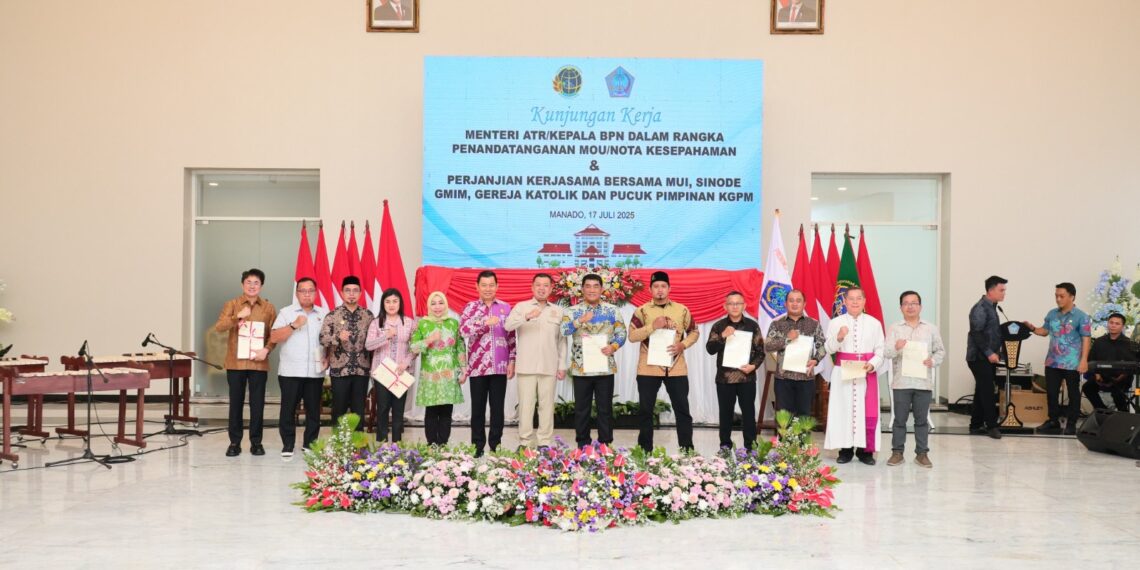 Serahkan Sertipikat di Sulut, Menteri Nusron Komitmen pada Era Presiden Prabowo PR di Bidang Pertanahan Harus Selesai