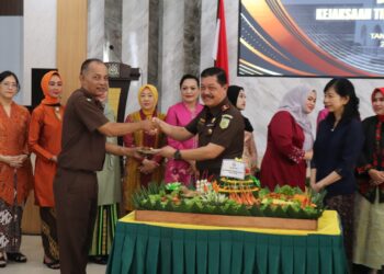 Kejati Kepri Peringati HBA ke-65 dengan Doa Bersama dan Pemotongan Tumpeng