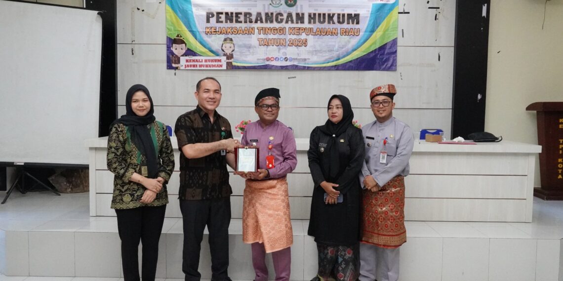 Kejati Kepri Sosialisasi Pencegahan TPPO kepada Aparatur dan Perwakilan Warga se-Kecamatan Tanjungpinang Kota.