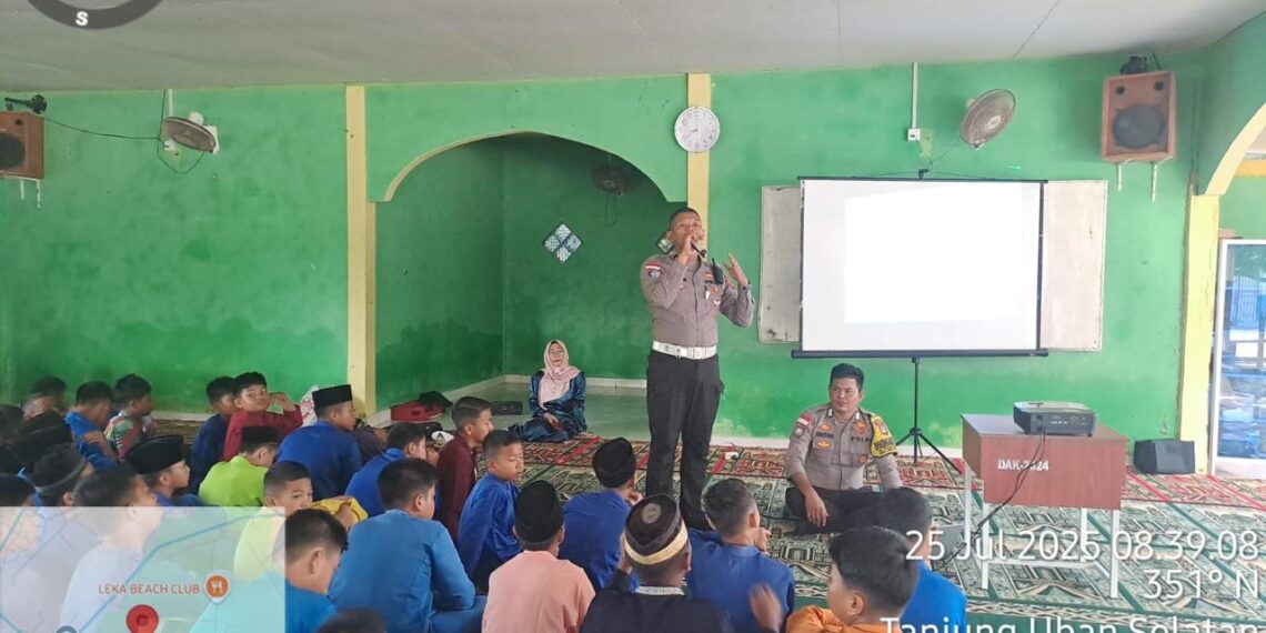 Polsek Bintan Utara Berikan Penyuluhan Tertib Berlalu Lintas Kepada Pelajar SMP 11 Bintan