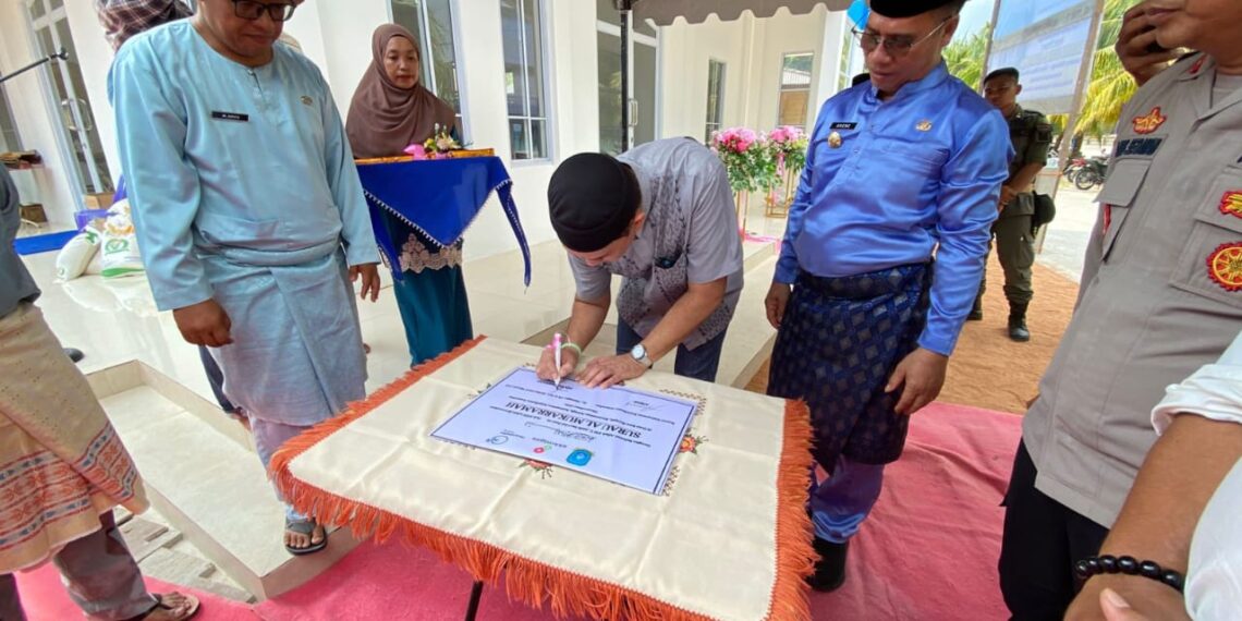 Bupati Aneng Resmikan Bangunan Surau Al‑Mukarramah Padang Melang CSR Medco