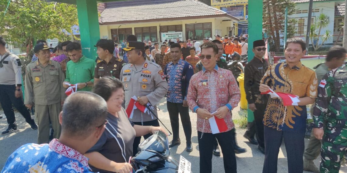 Semangat Nasionalisme Masih Perlu Didorong, Pemkab Anambas Bagikan 2.000 Bendera Merah Putih