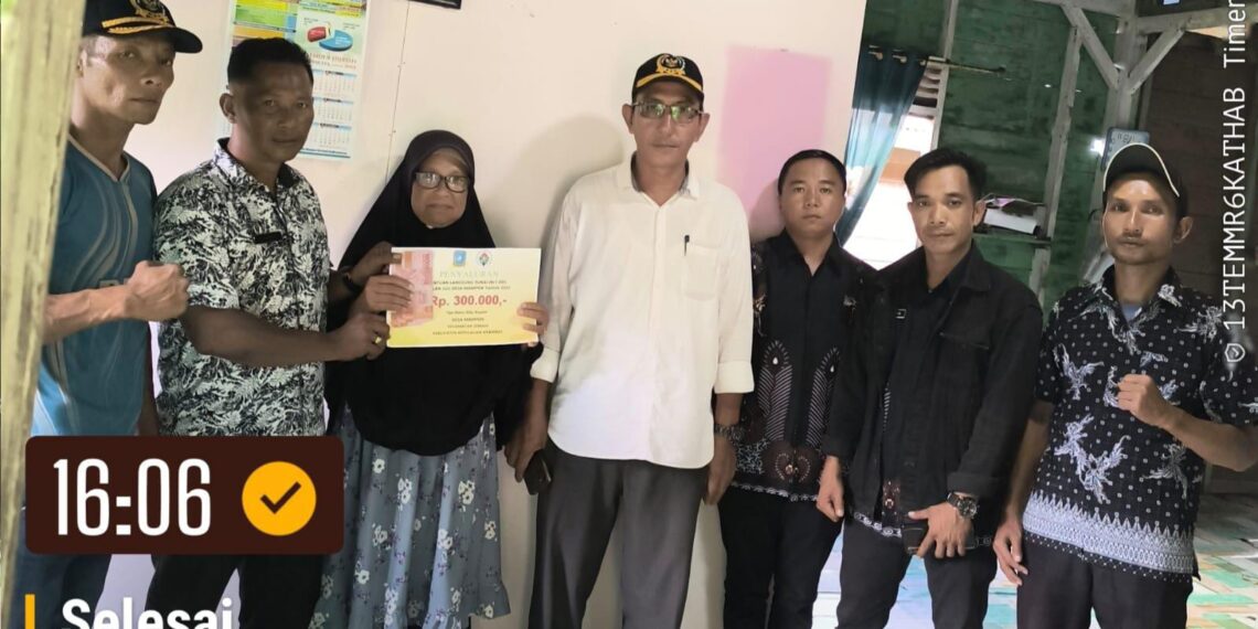 Pemdes Mampok Salurkan BLT DD Bulan Juli 2025 Secara Door to Door