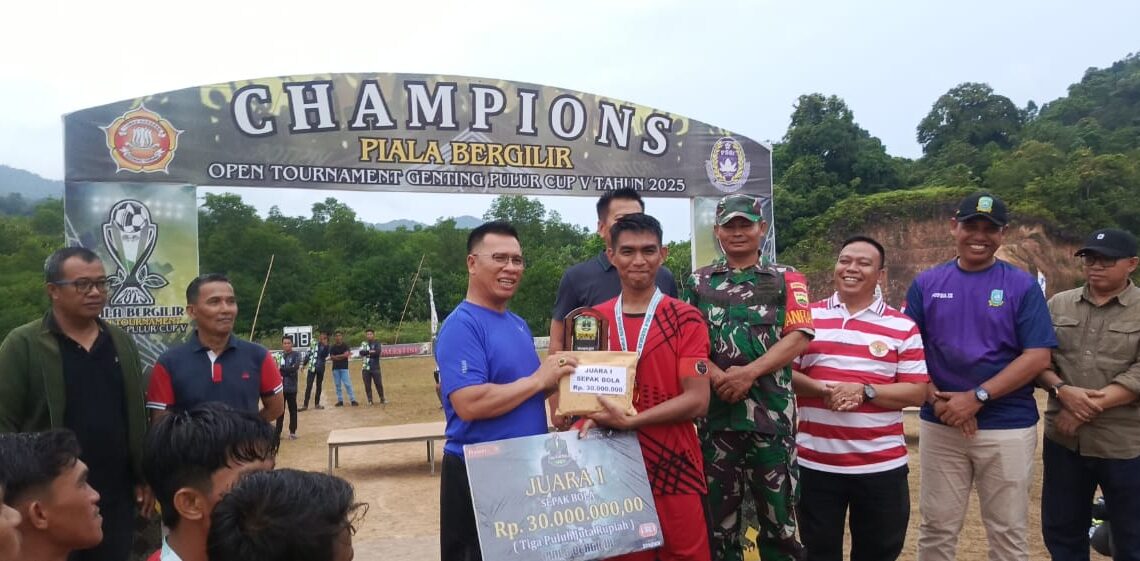 Bupati Anambas Tutup Genting Pulur Cup V 2025, Serahkan Piala Bergilir ke Tim Batu Peti