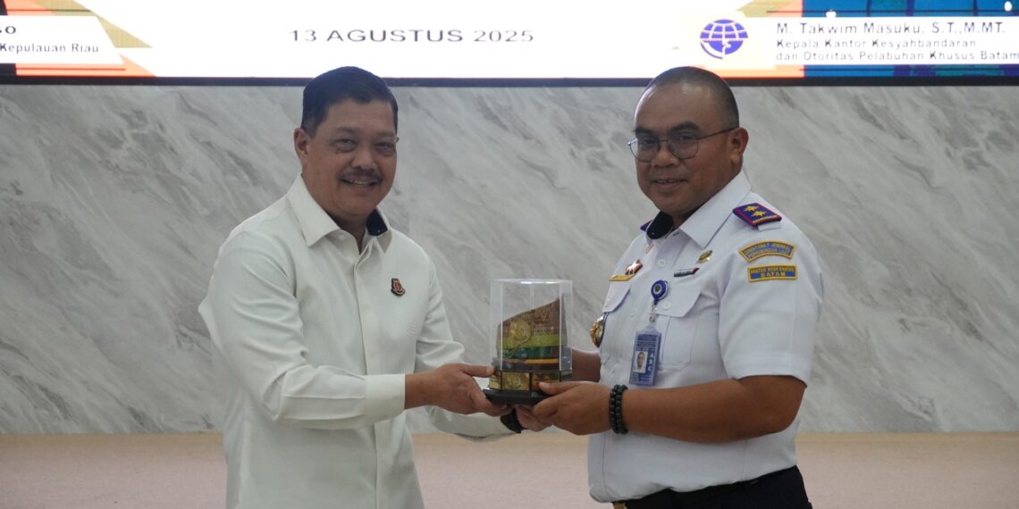 Kejati Kepri dan KSOP Batam Tanda Tangani MoU untuk Lindungi Aset dan Kepentingan Hukum Negara.