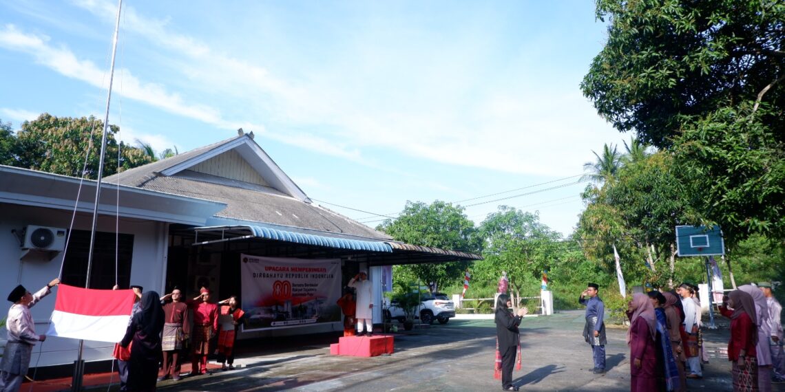 Kantor Pertanahan Kabupaten Natuna melaksanakan upacara peringatan Hari Ulang Tahun ke-80 Republik Indonesia