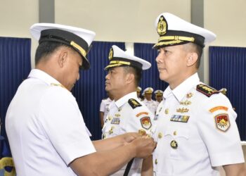 Laksda TNI Berkat Widjanarko Pimpin Sertijab Komandan Lanal Ranai