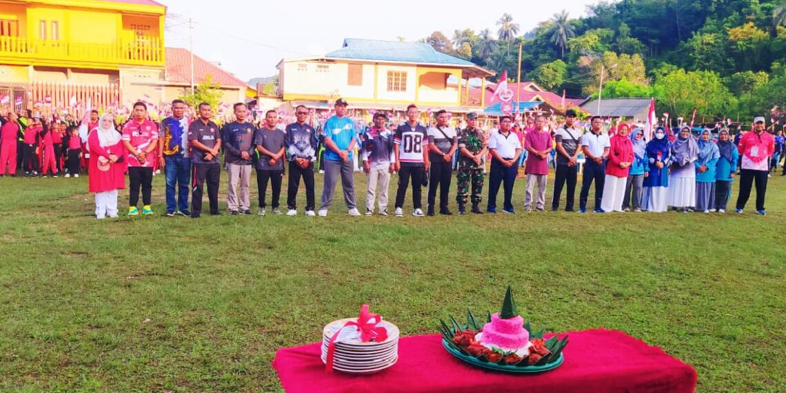 Pelajar Warnai Peringatan HUT RI ke-80 di Kecamatan Jemaja