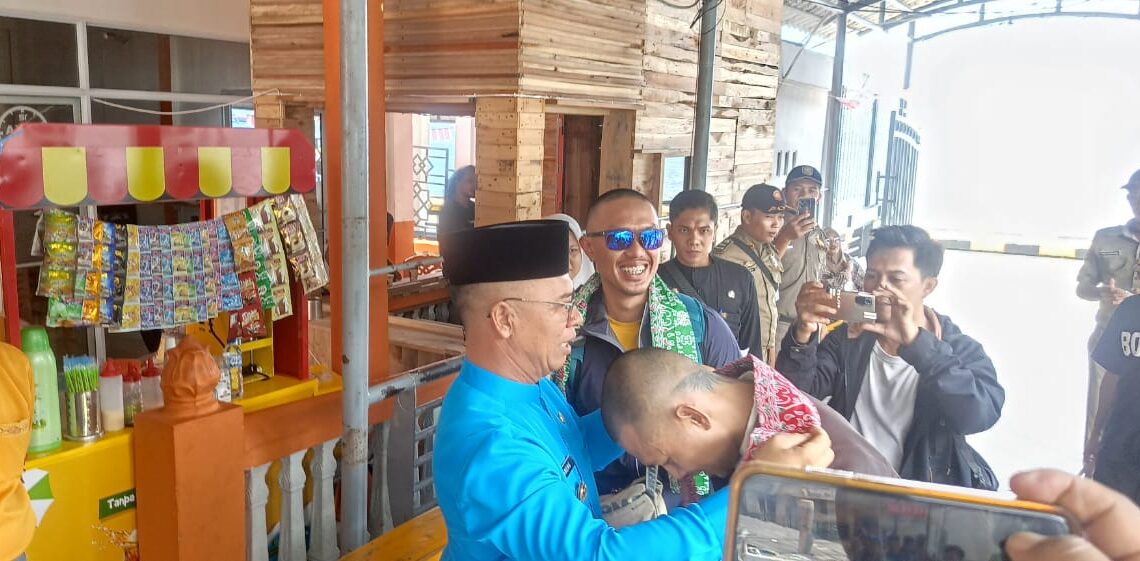 Sosok Satria Petarung Boxing, Anak Melayu pulang kampung halaman, Disambut oleh Bupati Anambas Aneng