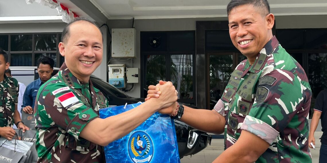 Komandan Lanal Ranai Hadiri Pengantar Tugas Danlanud RSA Bersama Forkopimda Natuna