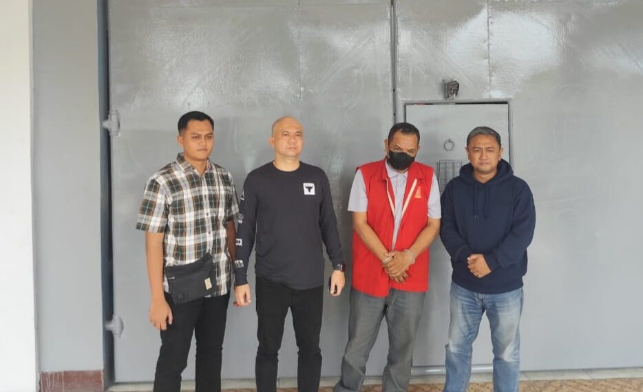 Tim Tabur Kejati Kepri Tangkap Buronan Kasus Pengrusakan di Lembata, NTT