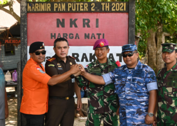 Tim Gabungan Lanud RSA Natuna Kibarkan Merah Putih, Tunjukkan Eksistensi di Pulau Sekatung Wilayah Terdepan NKRI