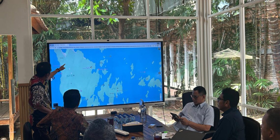 Saat pemaparan dalam pertemuan di Gedung GKM Jl. Cikini Raya No.12 13, RT.13/RW.5, Cikini, Kec. Menteng, Kota Jakarta Pusat, Daerah Khusus Ibukota Jakarta.