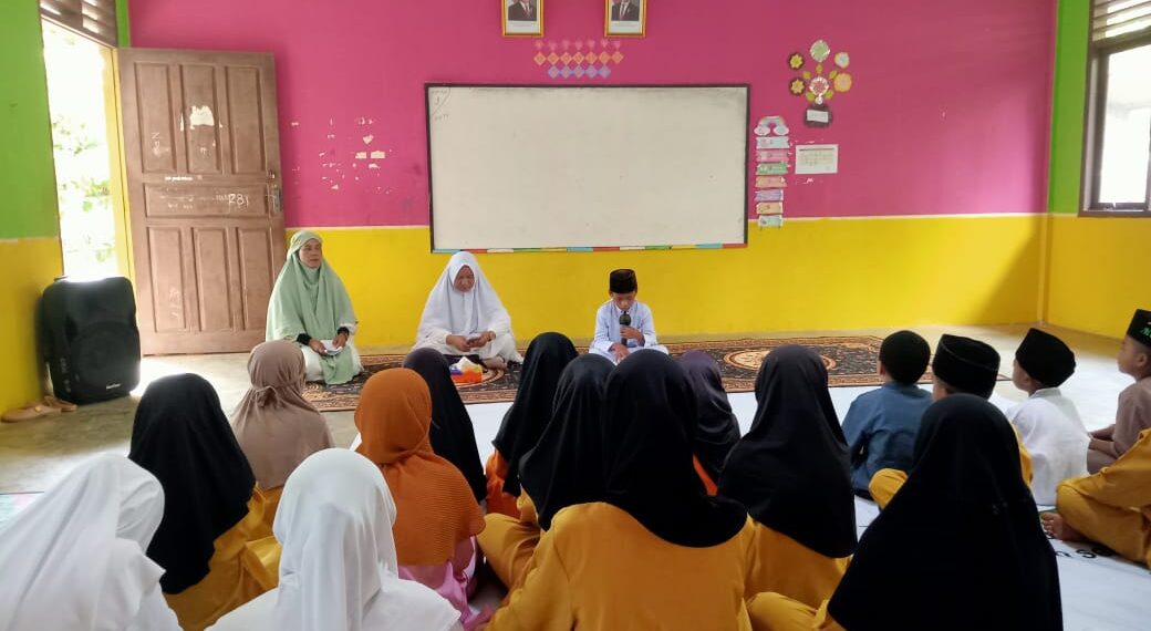 SDN 001 Desa Keramut Gelar Maulid Nabi 1447 H Secara Sederhana, Guru dan Siswa Antusias