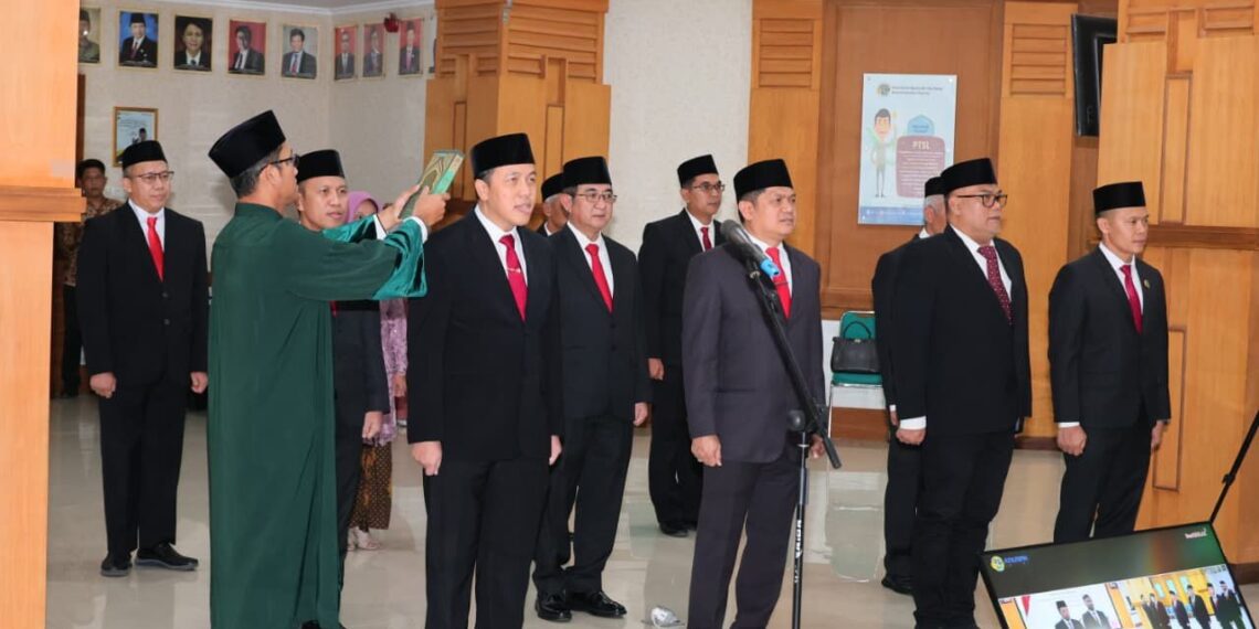 Lantik Pejabat Struktural, Menteri ATR/Kepala BPN: Layani Masyarakat dengan Hati, Bukan Transaksi