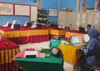 SDN 009 Landak Laksanakan ANBK, Siswa Antusias Meski Minim Fasilitas