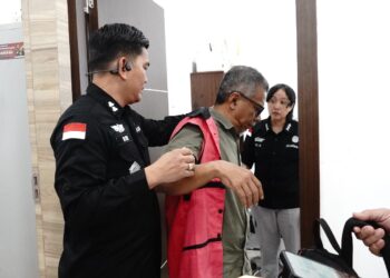 Rugikan Negara Rp 4,5 Miliar, Kejati Kepri Tahan Dua Tersangka Baru Korupsi Jasa Pemanduan dan Penundaan Kapal.