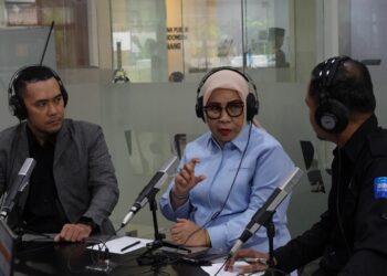 Wakajati Kepri Irene Putrie saat melakukan dialog interaktif di RRI Pro 1 Tanjungpinang, Beberkan Strategi Aset Recovery Efektif dan Transparan.