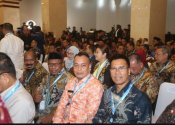 Bupati Anambas Aneng di dampingi Oleh Sekretaris Daerah Sahtiar di acara Rakornas