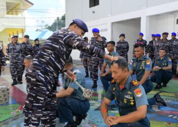 Danlanal Terampa Pimpin Upacara Kenaikan Pangkat Perwira Prajurit TNI AL.