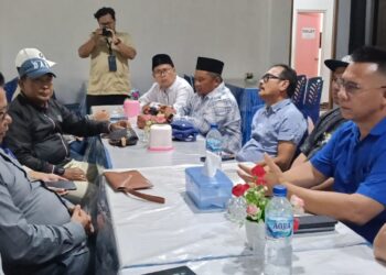 Pengurus BP3K2NA Natuna saat bersilaturahmi dan berdiskusi dengan Aneng, Bupati Anambas terkait perjuangan Pemekaran Provinsi Khusus Kepulauan Natuna Anambas saat melakukan kunjungan kerja ke Kabupaten Natuna