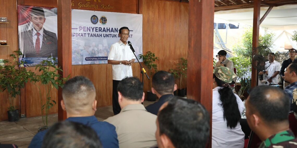 Sri Sultan Hamengkubuwono X Apresiasi Penyerahan Sertipikat Tanah untuk Masyarakat Gunungkidul