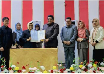 Bupati Bintan Roby Sampaikan Pendapat Akhir Ranperda BPR dan Perubahan APBD 2025