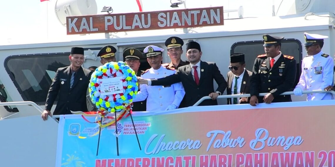 Lanal Tarempa Bersama Forkopimda Anambas Gelar Upacara Tabur Bunga Peringati Hari Pahlawan ke-80 Tahun 2025