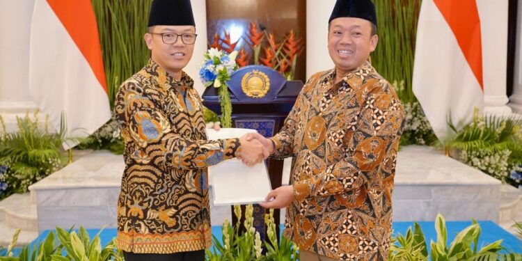 Serahkan Sertipikat Hak Pakai kepada Menteri Luar Negeri, Menteri Nusron: Langkah Amankan Aset Negara