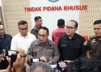 Setelah Diringkus dari Buron, Tim Penyidik Pidsus Kejati Kepri Tahan Dirut PT BFG Tersangka Korupsi Jembatan Tanah Merah Bintan.