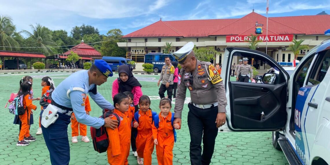 Satlantas Polres Natuna Edukasi Polisi Sahabat Anak di Operasi Zebra Seligi 2025
