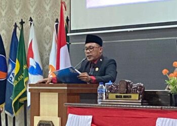 Yusli YS, dari saat membacakan pandangan Fraksi Persatuan Karya Amanat Demokrat (PKAD)