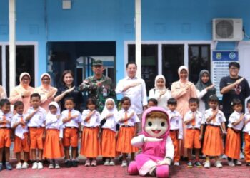 Ciptakan Generasi Emas, Lanud RSA Bersama Yayasan SIAP Jalankan Program MBG di Perbatasan 