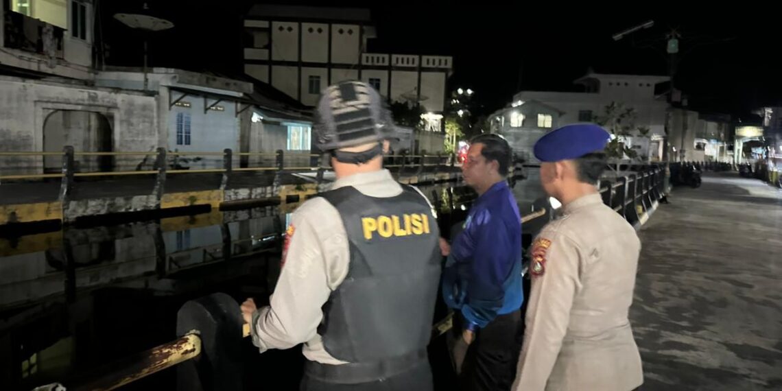 Lurah Tarempa Bersama Trantib dan Polres Gelar Patroli Antisipasi Banjir Rob