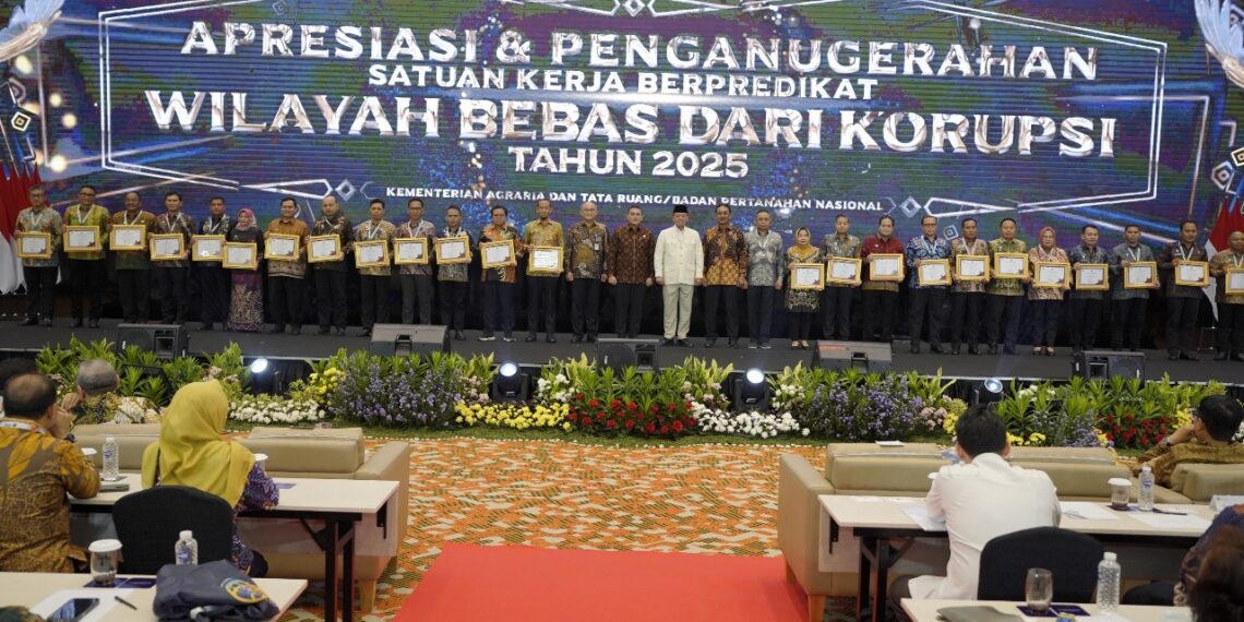 24 Satker ATR/BPN Terima Predikat WBK, Menteri Nusron Beri Apresiasi dan Imbau untuk Jaga Kualitas Layanan