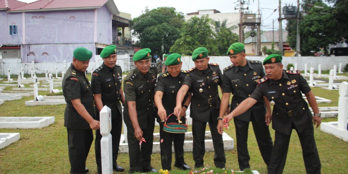 Pahlawan Dijunjung, Semangat Diteruskan: Kodim 0315/Tanjungpinang Ziarah Rombongan Hari Juang TNI AD ke-80