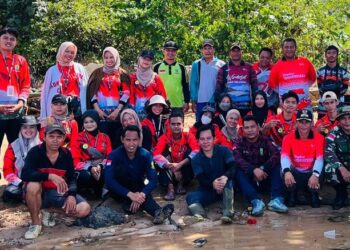 Minggu ke-3, Camat Pultibar Beserta 4 Kades Kembali Gelar Goro Massal Perbaiki Jalan Putus di Desa Selading