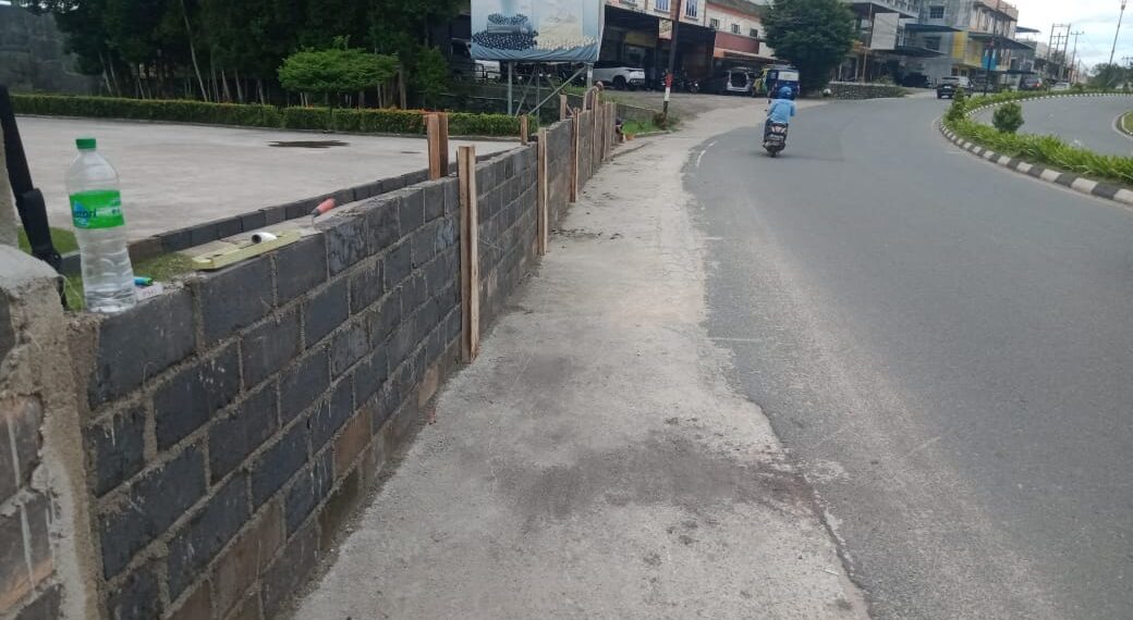 Drama Penutupan Akses Pabrik Teh Prendjak: Sengketa Lahan Membara di Tanjungpinang!