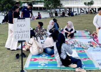 Komunitas Kata Halaman Hadirkan Program Baca dan Mewarnai Gratis di Taman Tugu Sirih
