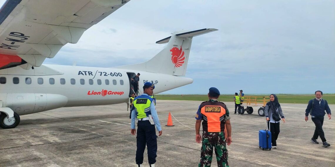Lanud RSA Natuna Amankan Arus Penumpang Nataru di Bandara Raden Sadjad