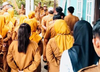 Pimpin Apel Pagi, Kapala Puskesmas Jemaja Barat Tekankan Disiplin dan Pelayanan Prima