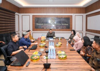 Kunjungi Dua Kantah di Sumut, Wamen Ossy _Monitoring_ Kesiapan WBBM hingga Serahkan Sertipikat kepada Masyarakat