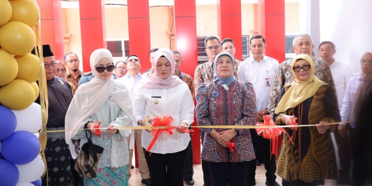 Wabup Bintan Deby Maryanti Dampingi Dirjen IKMA Resmikan Sentra Fashion Sri Kuala Lobam